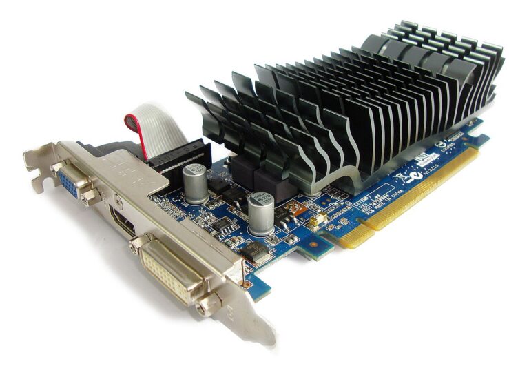 O mod surpreendente executa o DLSS 5 em uma segunda GPU para aumentar o FPS renderizado neural em até 127% — o jogo é re
