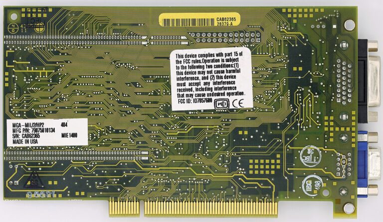 Techie cria um banco de dados de placas gráficas de laminação de bobinas, fontes de alimentação e bombas de resfriamento
